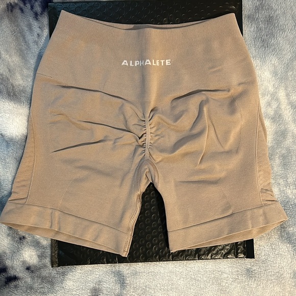 NWT Alphalete Contour Shorts - Picture 2 of 8
